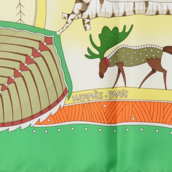 HERMES  Silk La Vie Du Grand Nord Scarf 90 - Picture 4 of 6